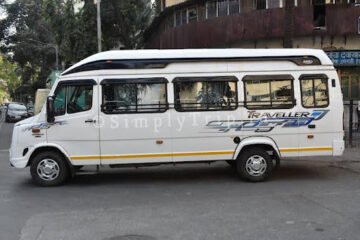 15-Seater Tempo