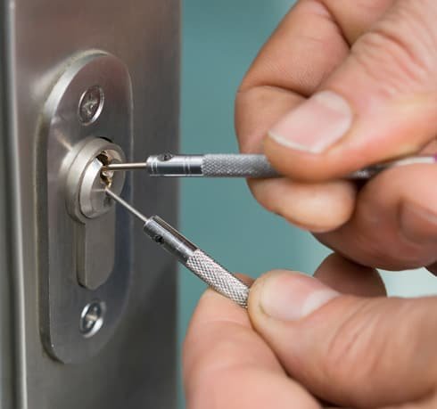 Find out how commercial locksmiths help new businesses by installing locks, setting up access controls, and performing security checks to keep your premises safe from day one.