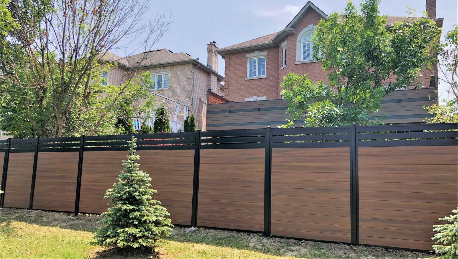 Stylish Vinyl Fencing Ottawa for Every Taste